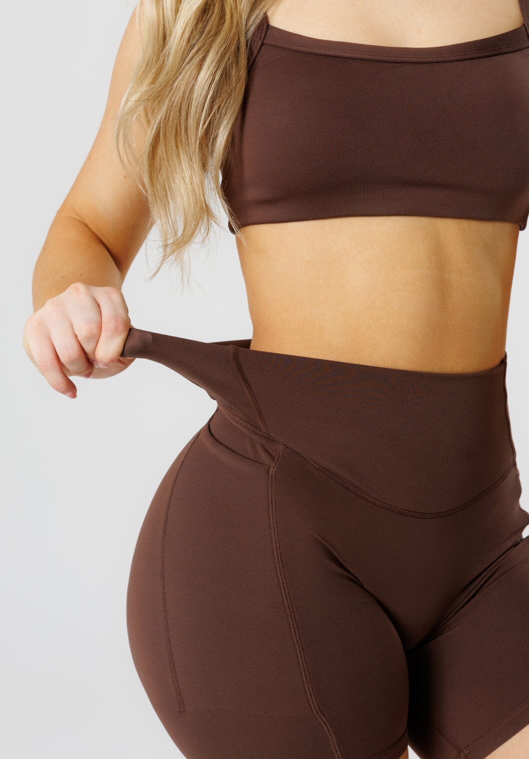 Reluna Empower High-Rise Sculptseam® Plus Pocket Short 6” Walnut