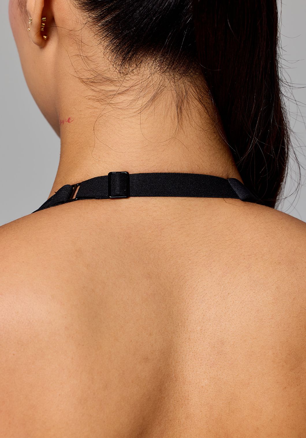 RecStretch™ SmoothHold™ Unbound Halter Top Black