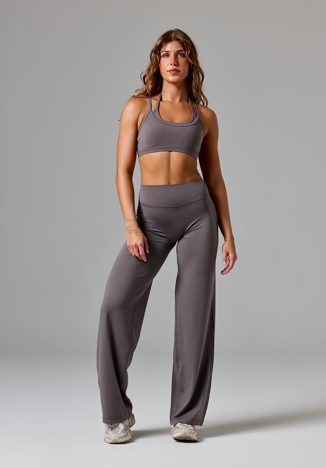 Reluna™ Monochrome Double-Layer Sports Bra Cement