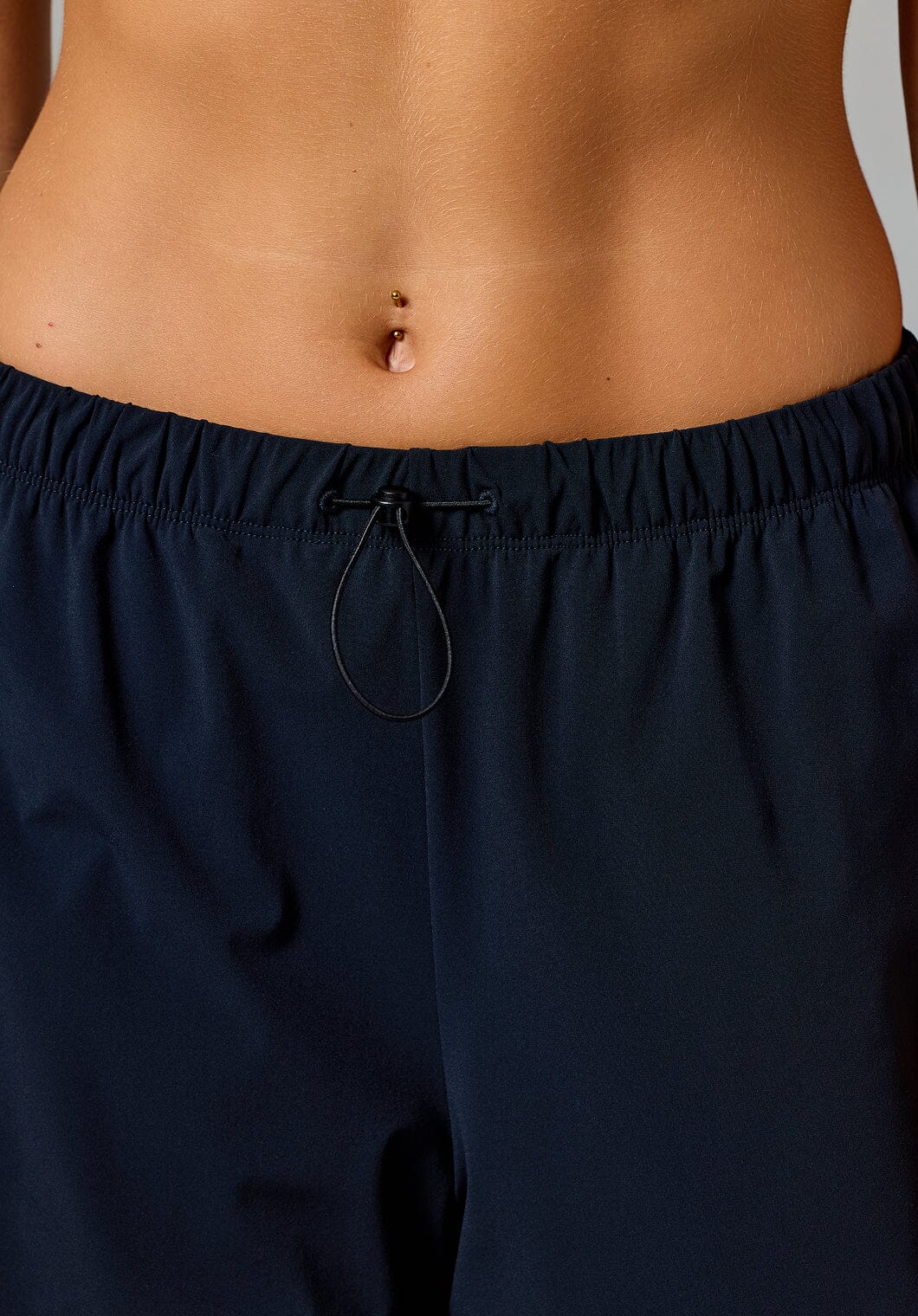 Airlift™ ShapeLock™ Float Mid-Rise Straight Leg Pant Black Onyx