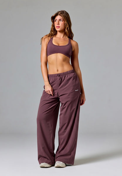 AirLift™ ShapeLock™ Float Mid-Rise Straight Leg Pant Cherry Cola