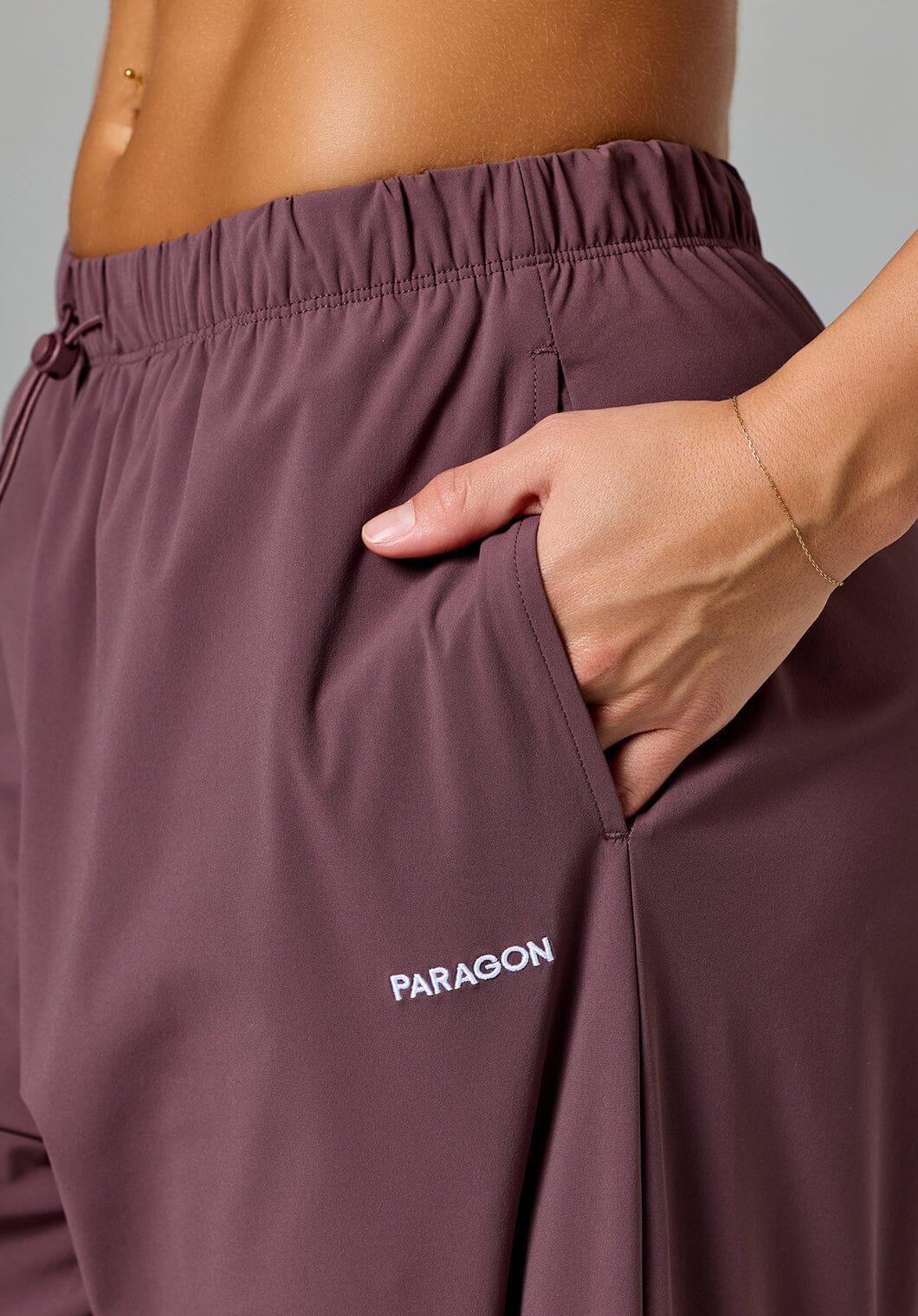 AirLift™ ShapeLock™ Float Mid-Rise Straight Leg Pant Cherry Cola