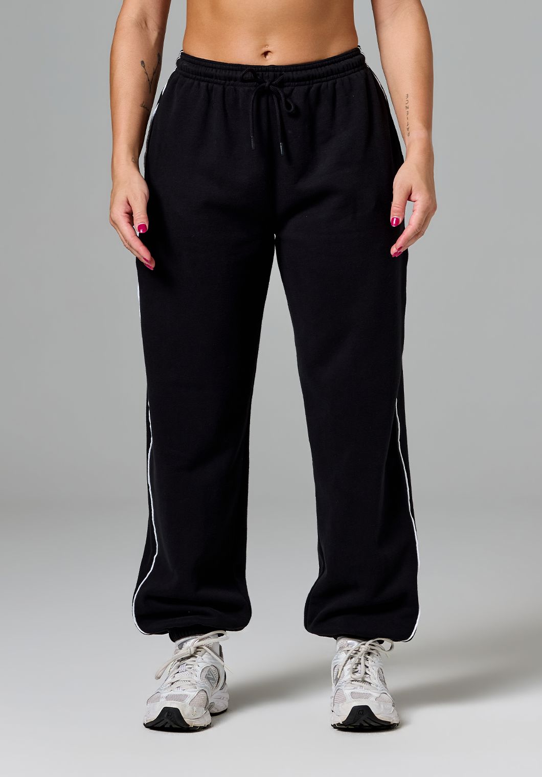 CloudEase™ ShapeLock™ Oversized Contrast Jogger Black