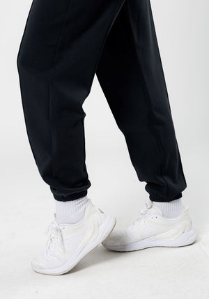 AirLux™ Legacy Boyfriend Jogger Black