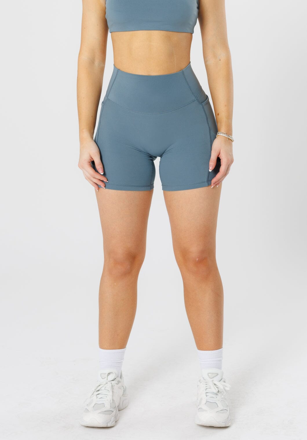 Reluna Empower High-Rise Sculptseam®  Plus Pocket Short 6” Slate