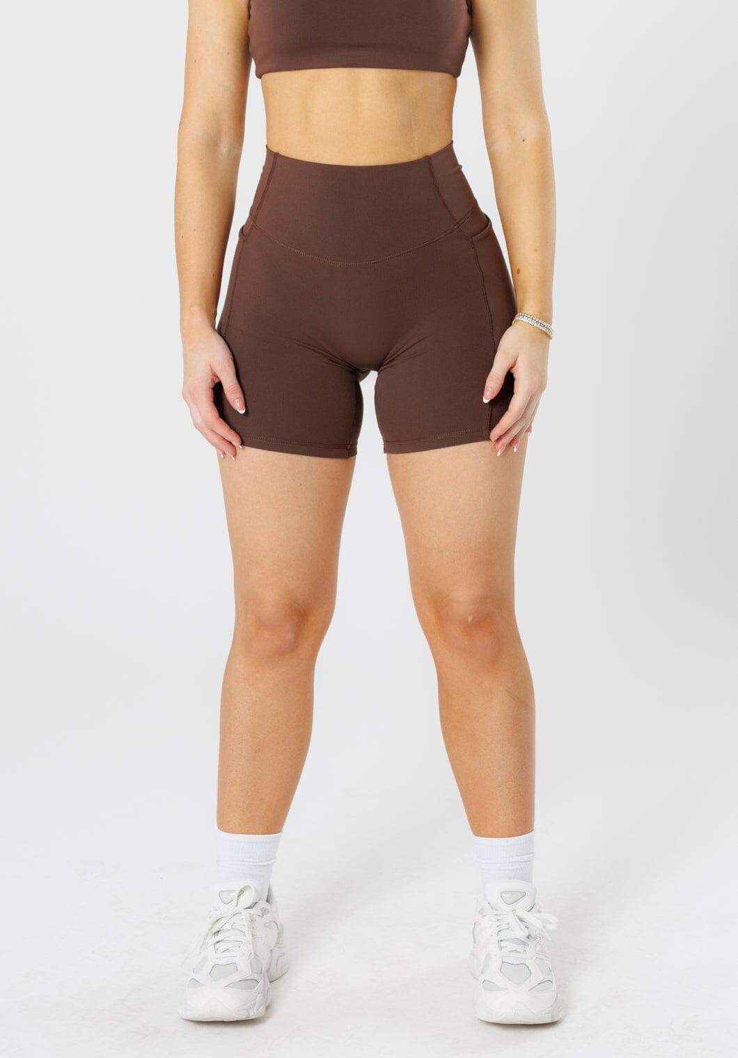 Reluna Empower High-Rise Sculptseam®  Plus Pocket Short 6” Walnut