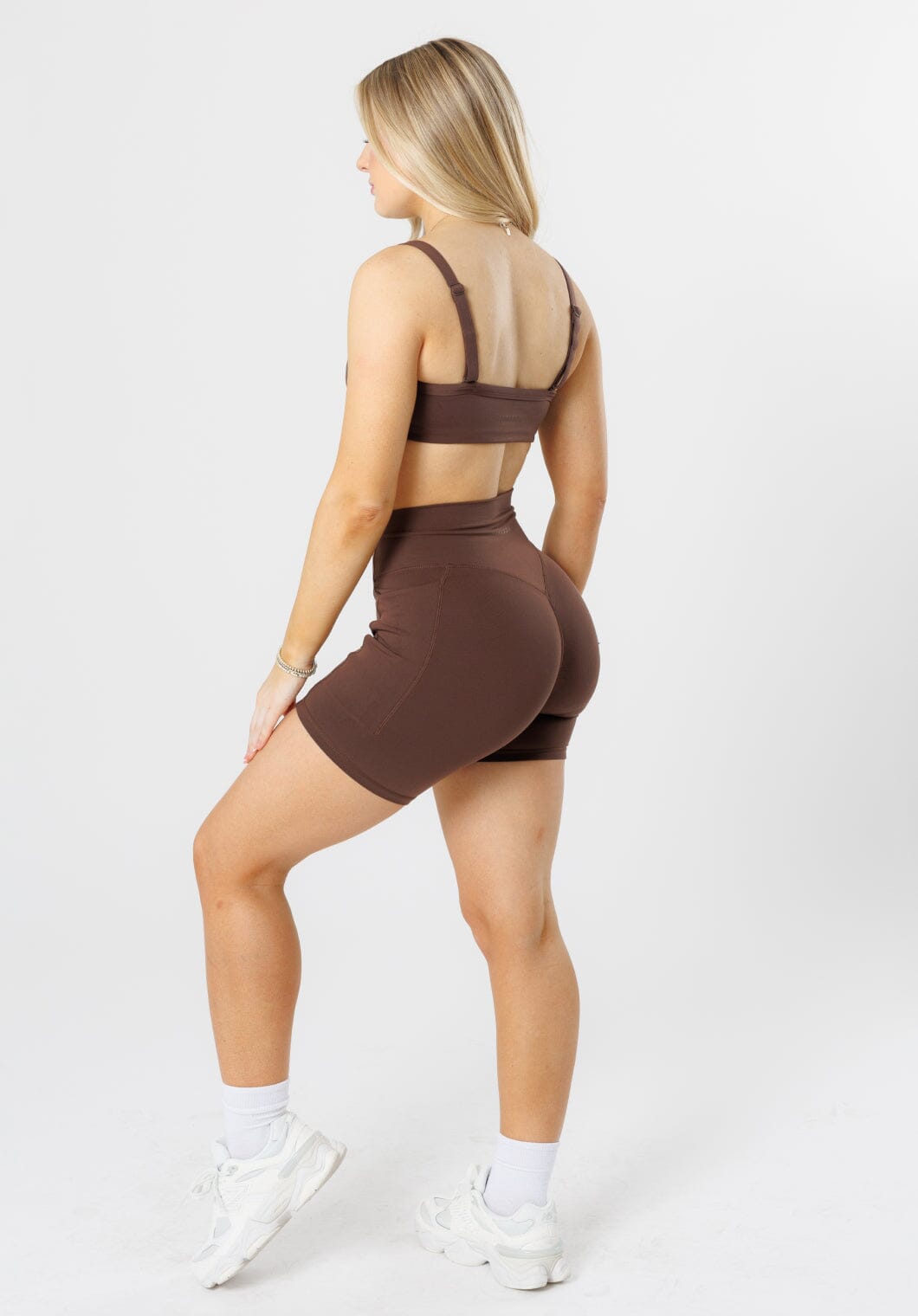 Reluna Empower High-Rise Sculptseam®  Plus Pocket Short 6” Walnut