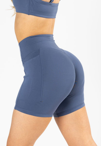 Reluna™ Empower High-Rise Sculptseam® Pocket Short 6” Vintage Indigo
