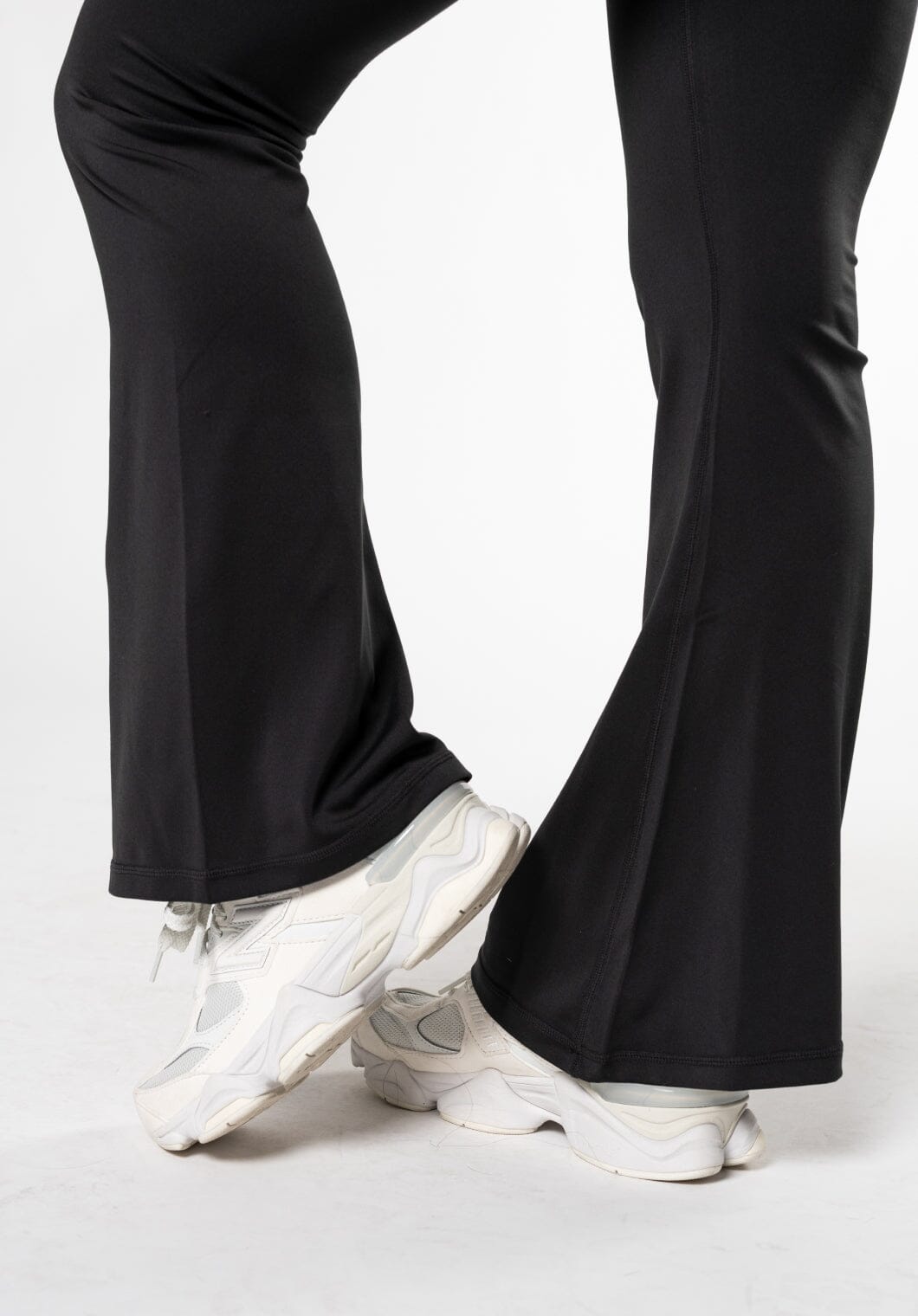Reluna Icon High-Rise Sculptseam® Plus Flare 31" Black