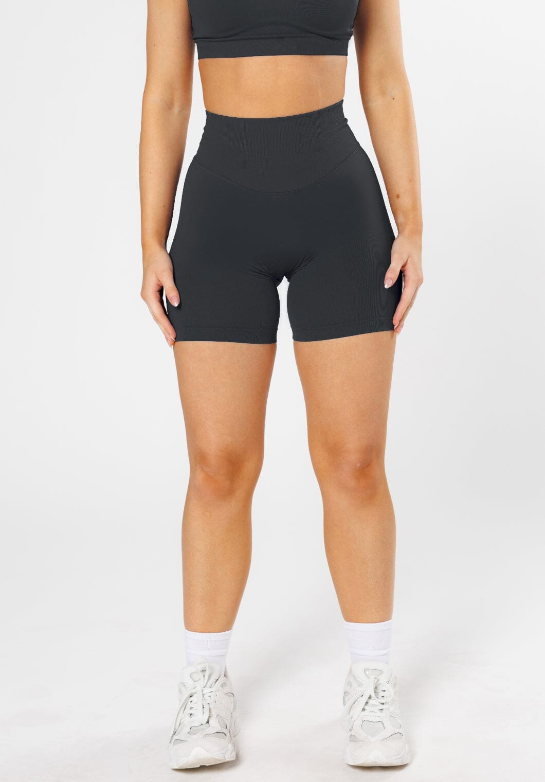 CurveFlex™ Hourglass High-Rise Sculptseam® Plus Seamless Shorts 6” Black