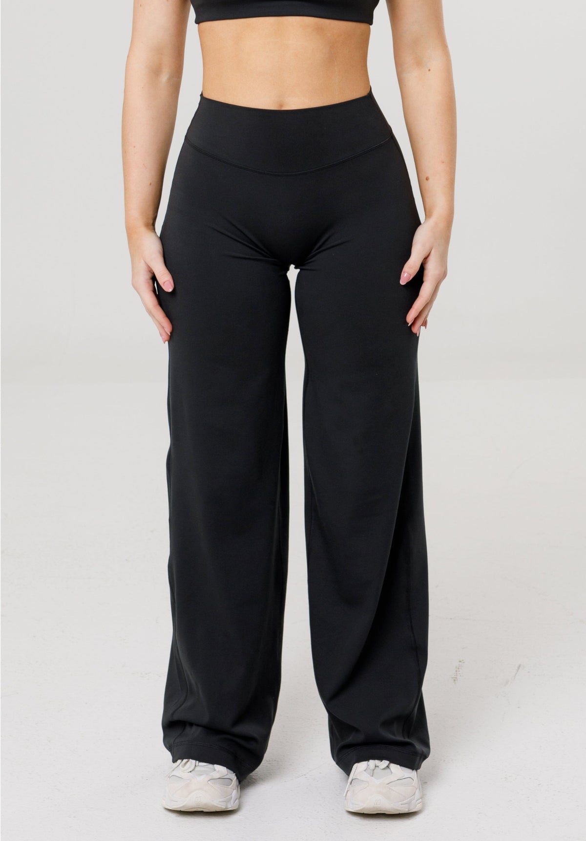 Reluna™ Original Sculptseam® Plus Mid-Rise Straight Leg Pant Short -  Black