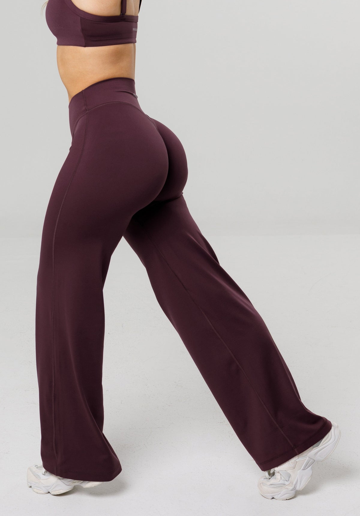 Reluna™ Original Sculptseam® Plus Mid-Rise Straight Leg Pant Short -   Fig