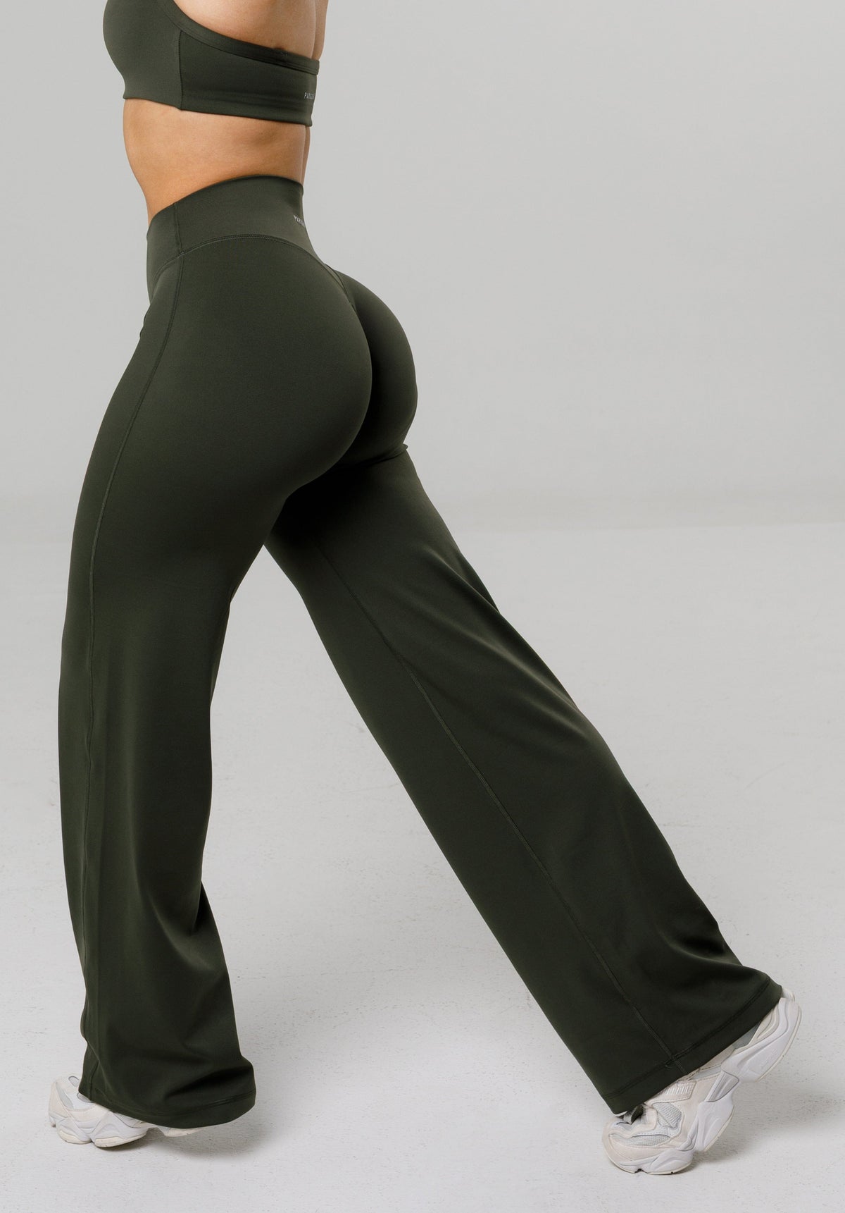 Reluna™ Original Sculptseam® Plus Mid-Rise Straight Leg Pant Short -  Poison Ivy