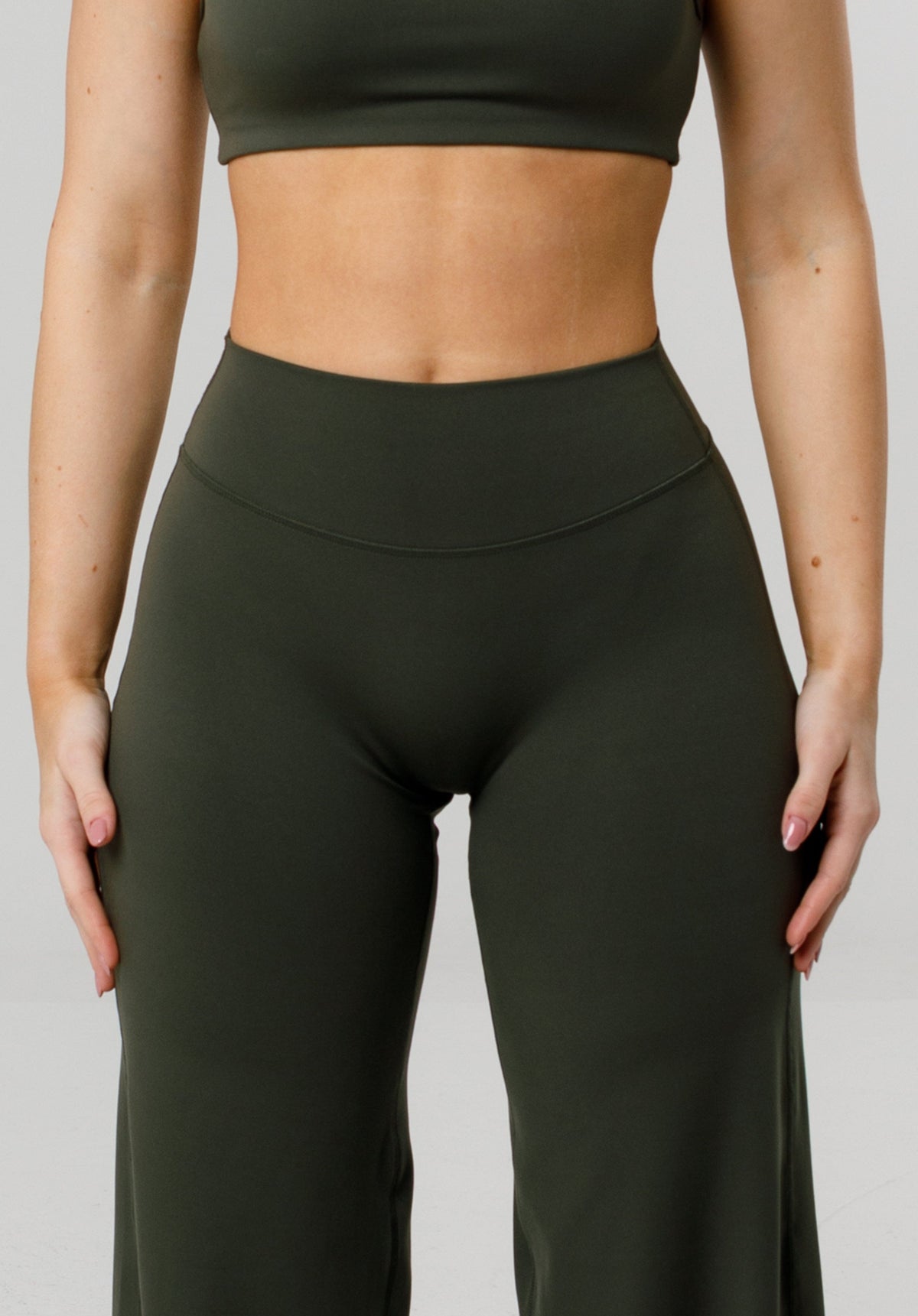 Reluna™ Original Sculptseam® Plus Mid-Rise Straight Leg Pant Short -  Poison Ivy