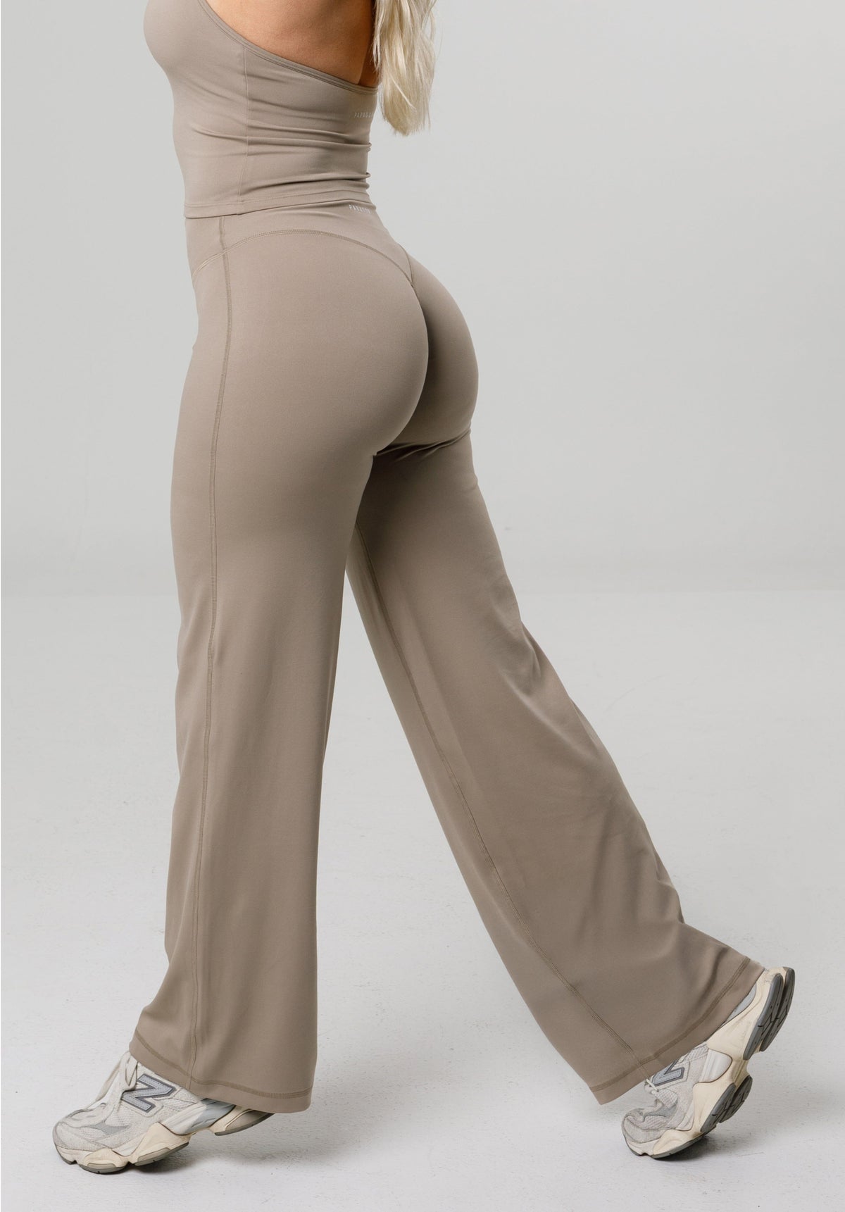 Reluna™ Original Sculptseam® Plus Mid-Rise Straight Leg Pant Regular - Honey