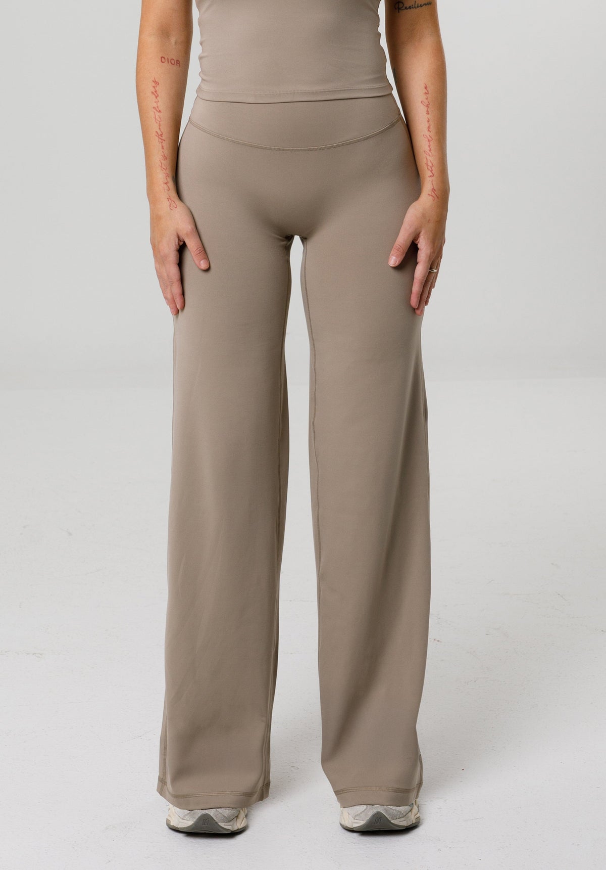 Reluna™ Original Sculptseam® Plus Mid-Rise Straight Leg Pant Regular - Honey
