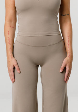 Reluna™ Original Sculptseam® Plus Mid-Rise Straight Leg Pant Regular - Honey