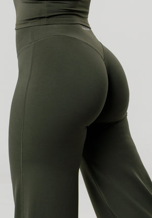 Reluna™ Original Sculptseam® Plus Mid-Rise Straight Leg Pant Regular -  Poison Ivy