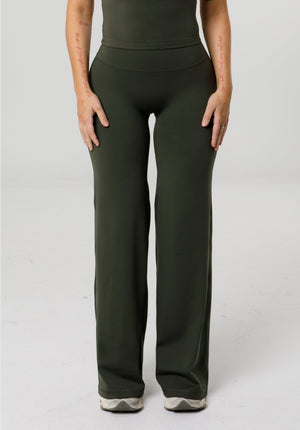 Reluna™ Original Sculptseam® Plus Mid-Rise Straight Leg Pant Regular -  Poison Ivy