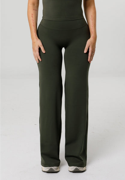 Reluna™ Original Sculptseam® Plus Mid-Rise Straight Leg Pant Regular -  Poison Ivy