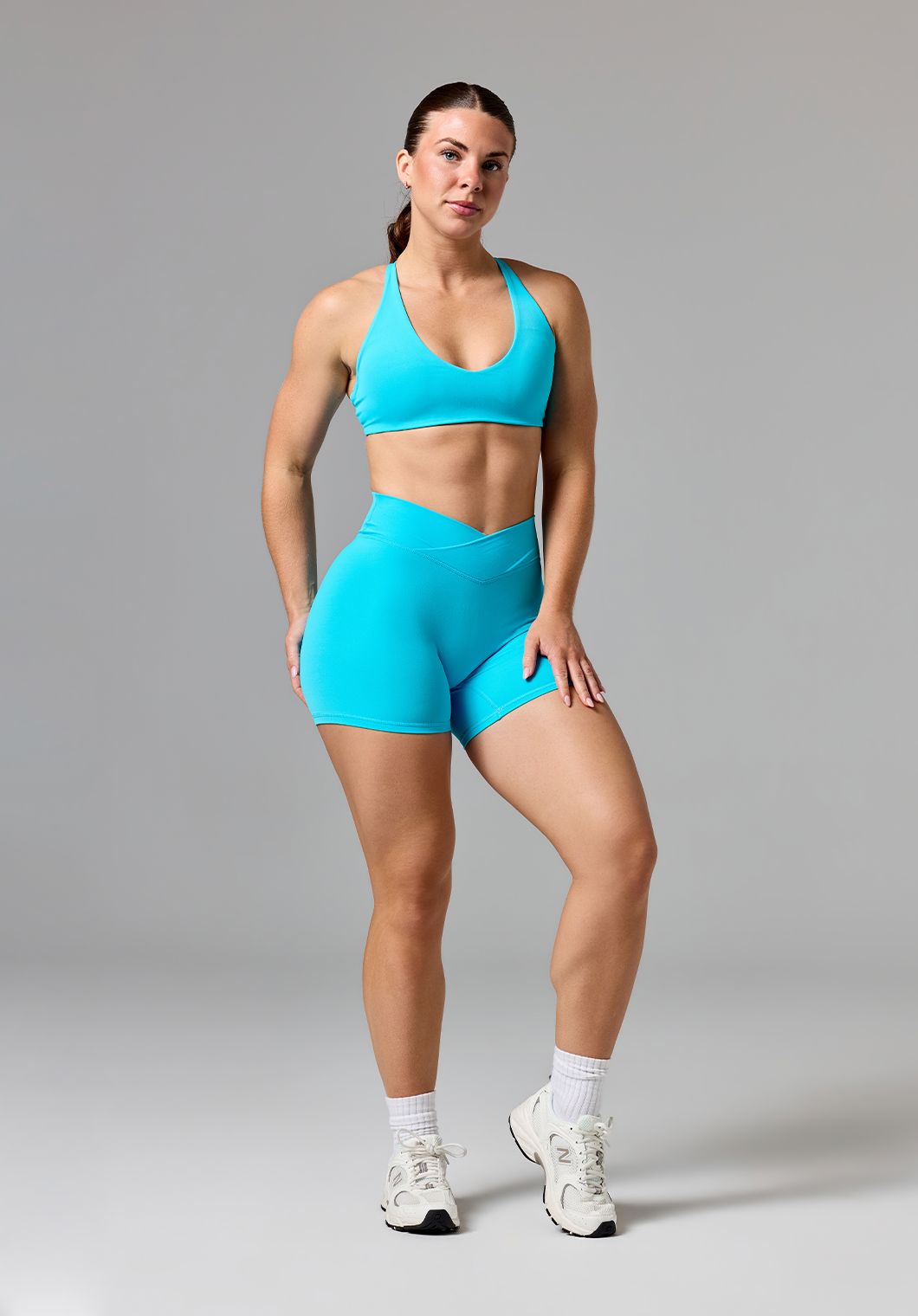 RecStretch™ V Wrap Mid-Rise Sculptseam®  Plus Short 5” Azure