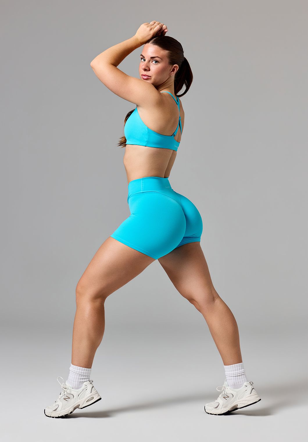 RecStretch™ V Wrap Mid-Rise Sculptseam®  Plus Short 5” Azure