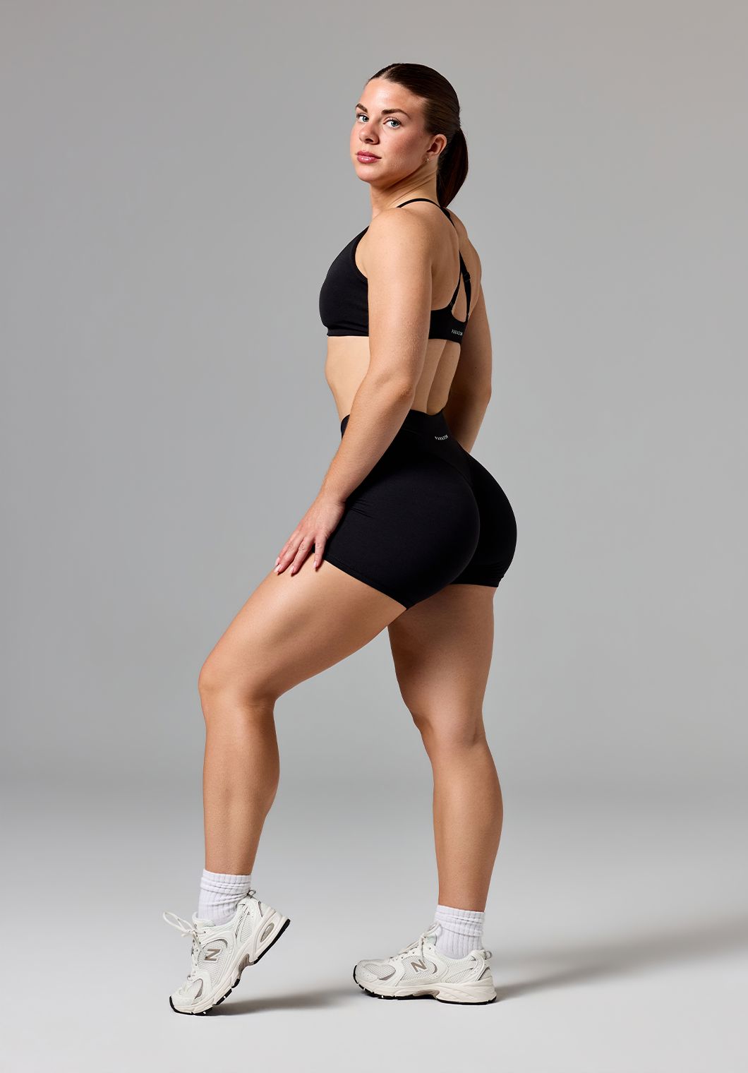 RecStretch™ V Wrap Mid-Rise Sculptseam®  Plus Short 5” Black