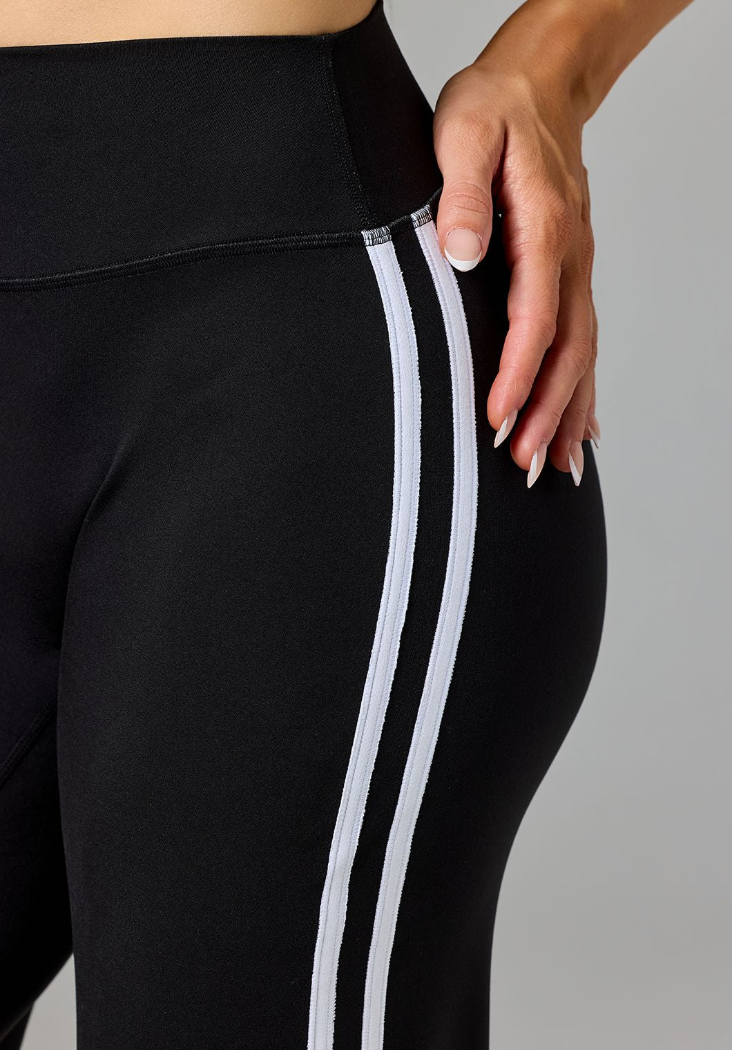Reluna™ Double Stripe Sculptseam® Mid-Rise Straight Leg Pant Regular Black