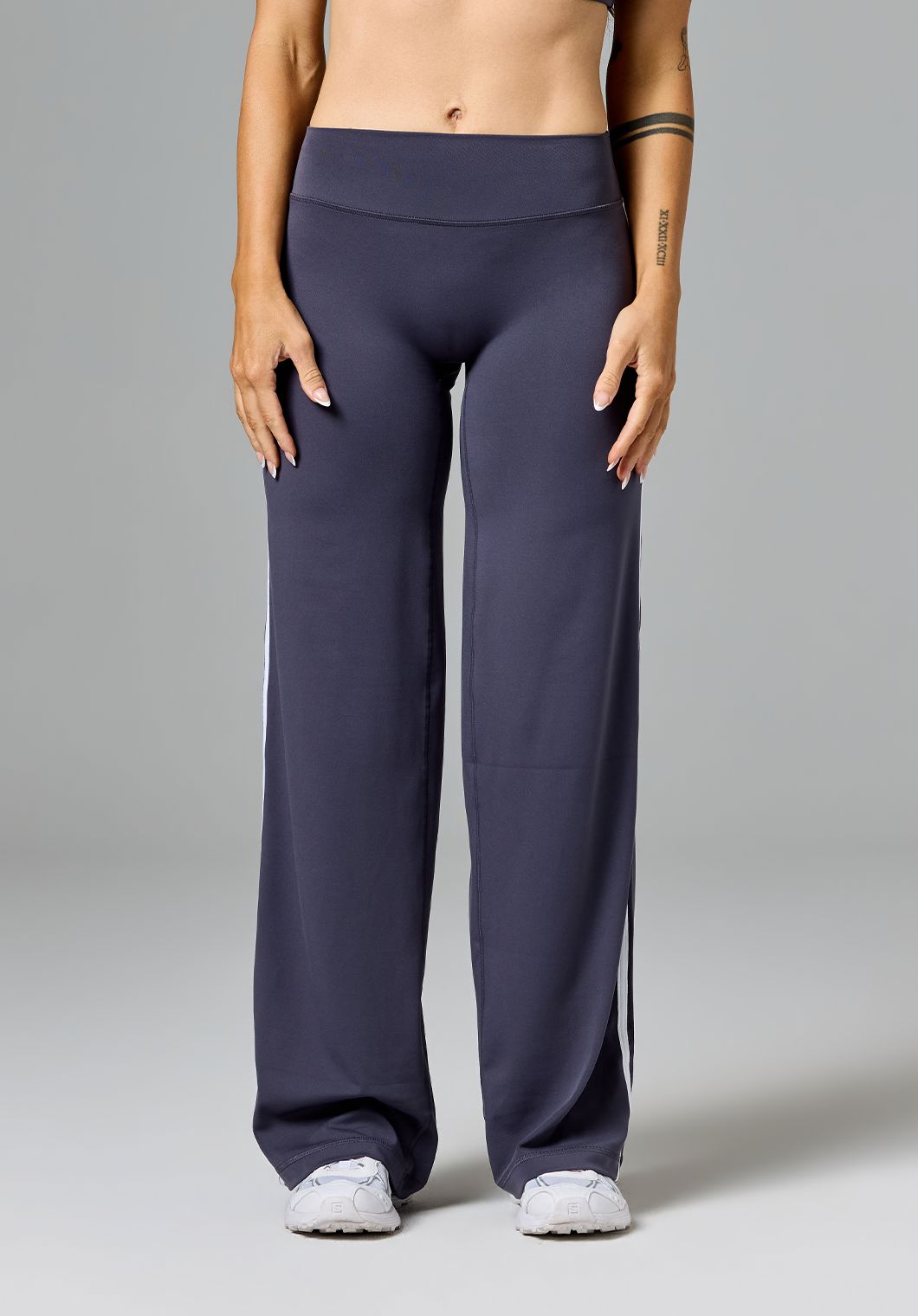 Reluna™ Double Stripe Sculptseam® Mid-Rise Straight Leg Pant Regular Charcoal