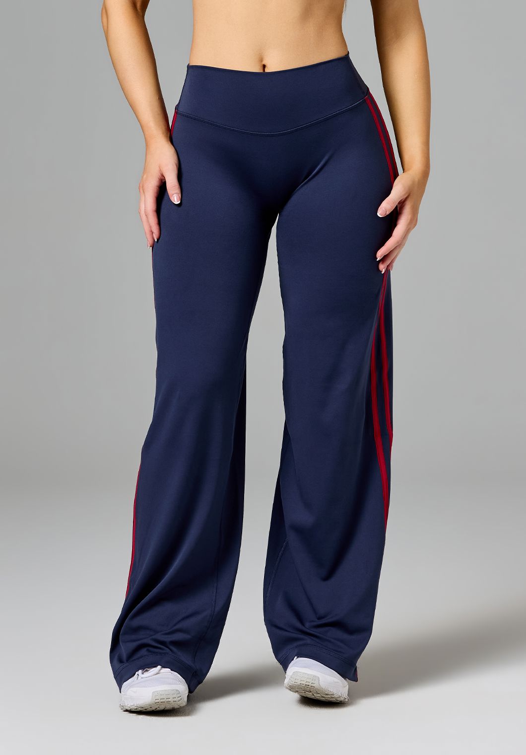 Reluna™ Double Stripe Sculptseam® Mid-Rise Straight Leg Pant Short Nightshade