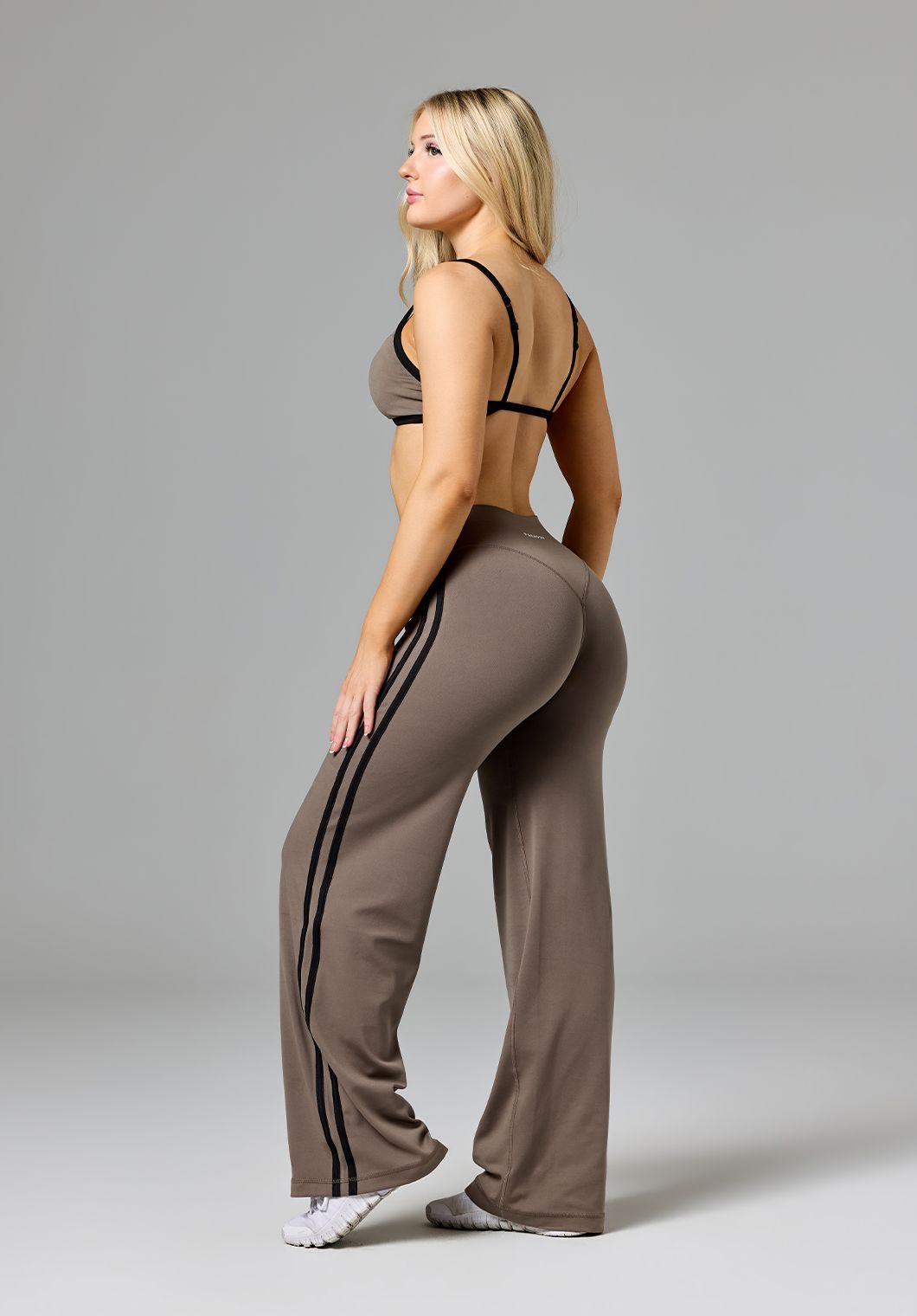 Reluna™ Double Stripe Sculptseam® Mid-Rise Straight Leg Pant Short Thyme