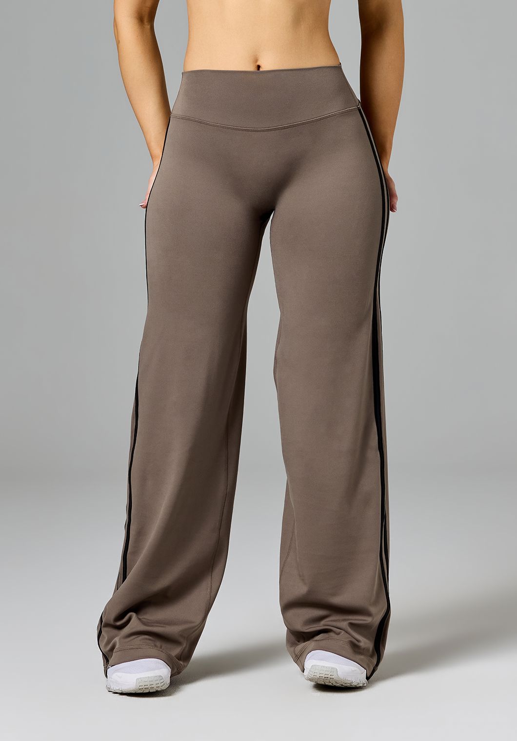 Reluna™ Double Stripe Sculptseam® Mid-Rise Straight Leg Pant Short Thyme