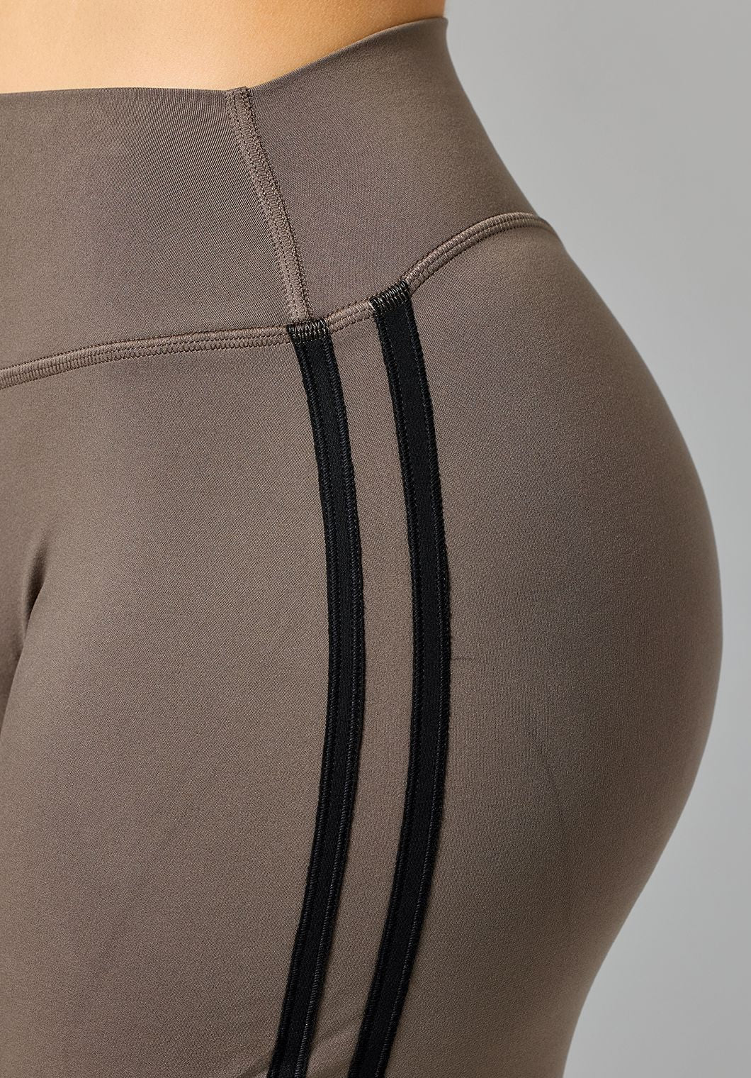 Reluna™ Double Stripe Sculptseam® Mid-Rise Straight Leg Pant Short Thyme