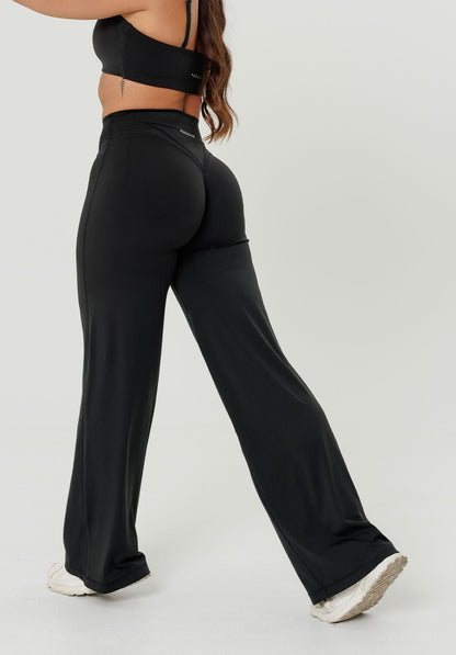 Reluna™ Icon High-Rise Sculptseam® Plus Straight Leg Pant Short- Black
