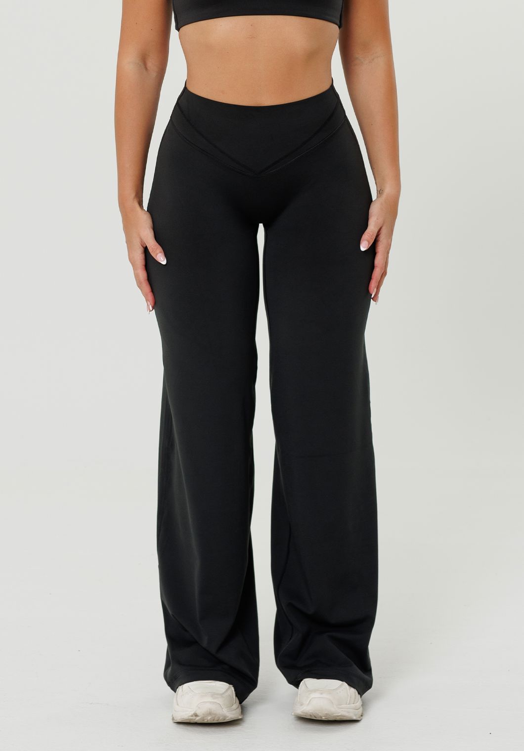 Reluna™ Icon High-Rise Sculptseam® Plus Straight Leg Pant Short- Black