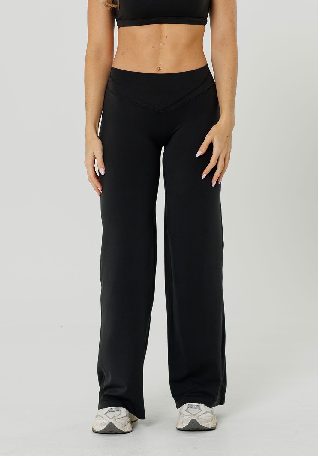 Reluna™ Icon High-Rise Sculptseam® Plus Straight Leg Pant Regular- Black
