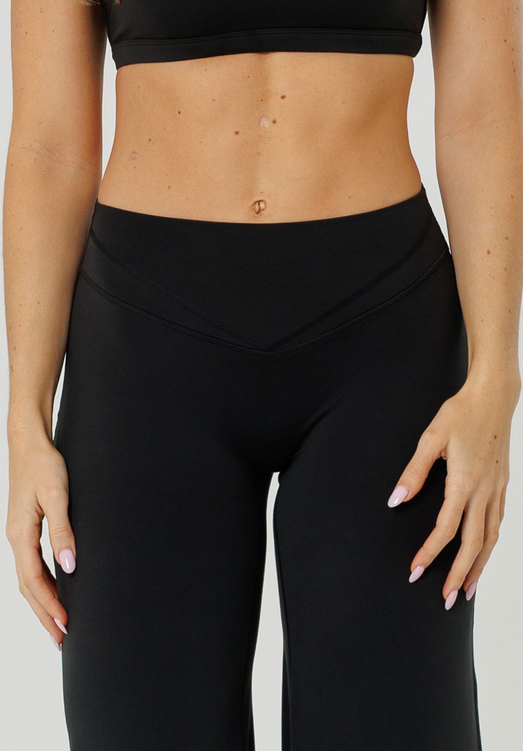 Reluna™ Icon High-Rise Sculptseam® Plus Straight Leg Pant Regular- Black