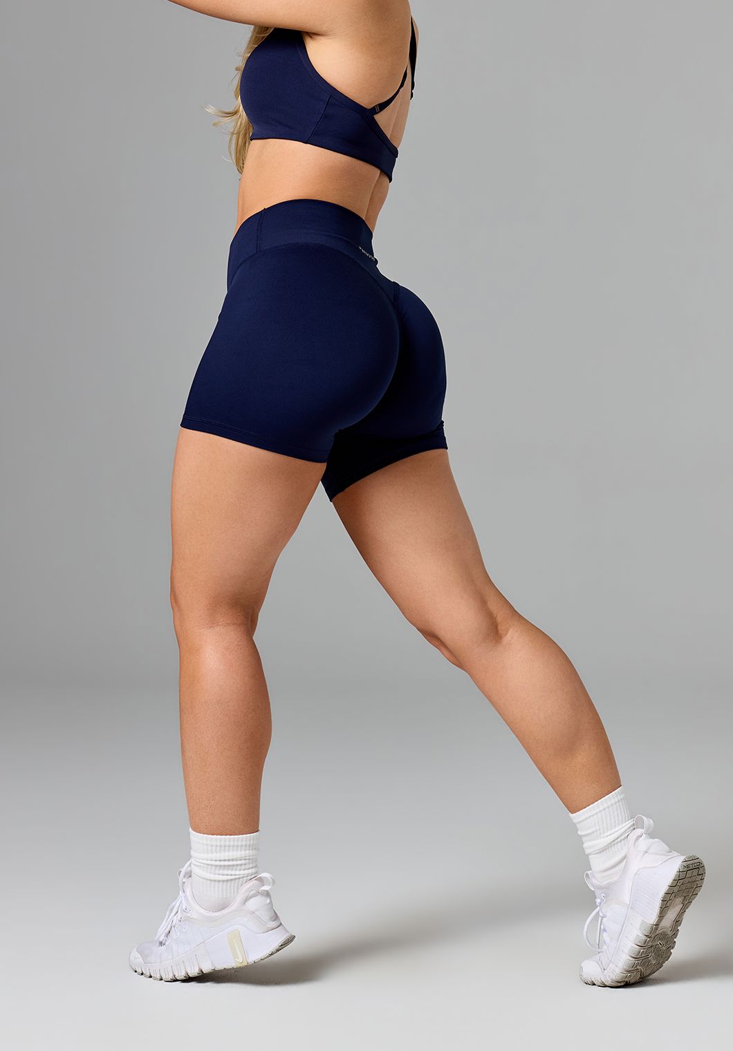 Reluna™ Original Sculptseam® Plus Mid-Rise Short 5" Ink