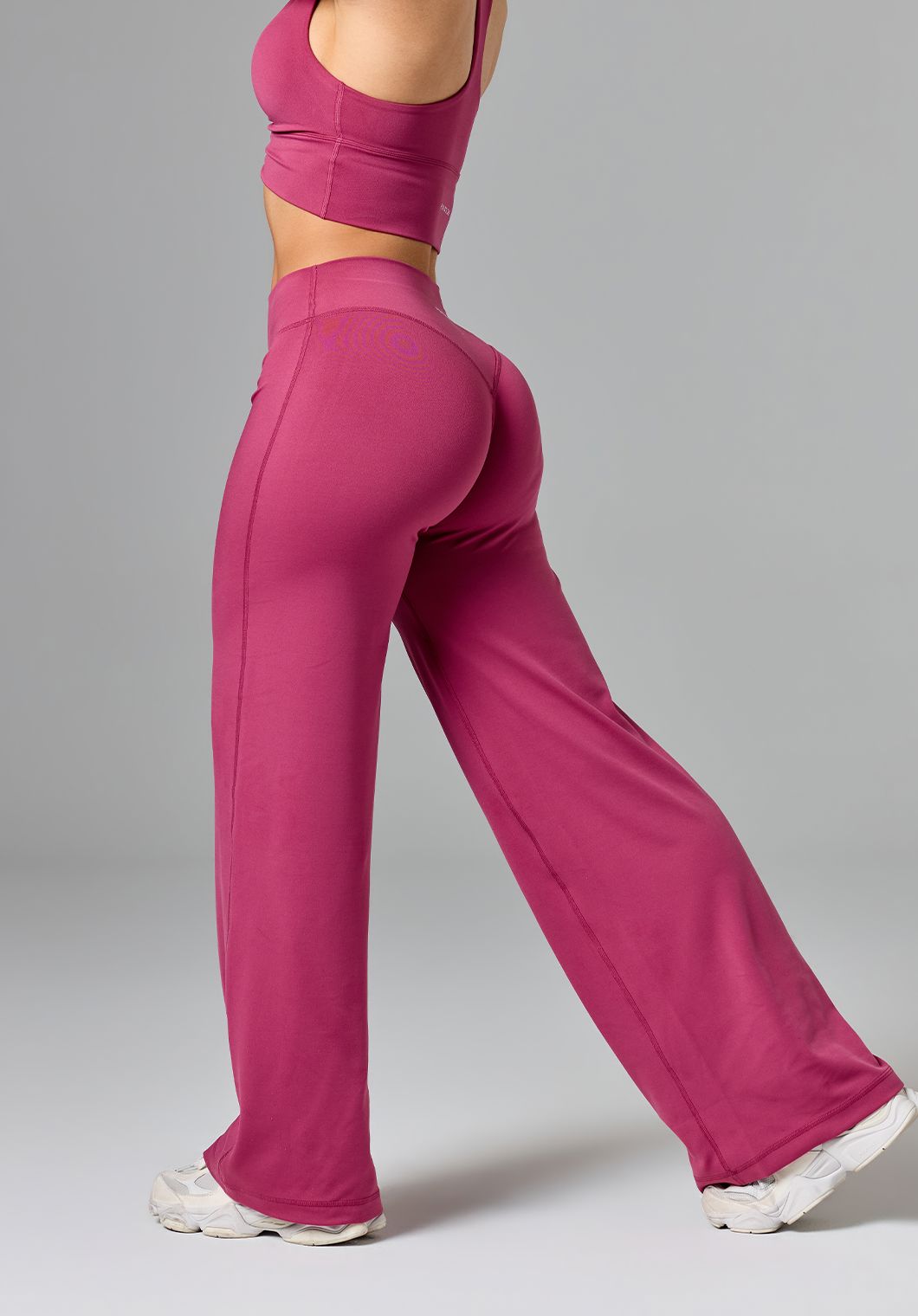 Reluna™ Original Sculptseam® Mid-Rise Straight Leg Pant Short Raspberry