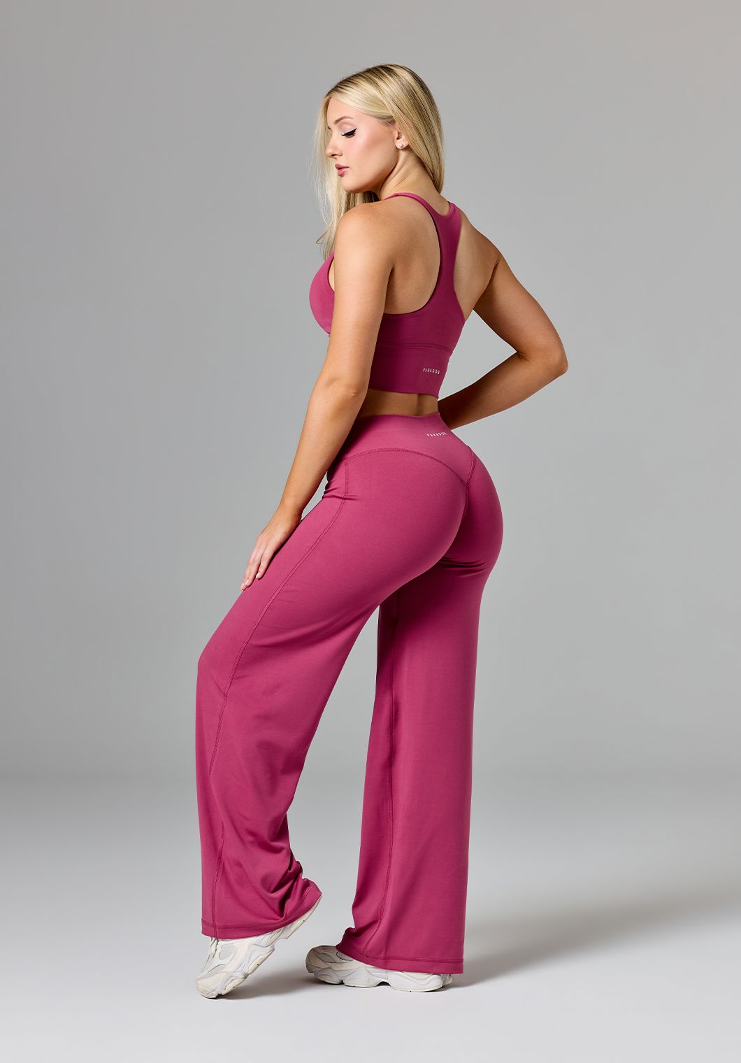 Reluna™ Original Sculptseam® Mid-Rise Straight Leg Pant Short Raspberry