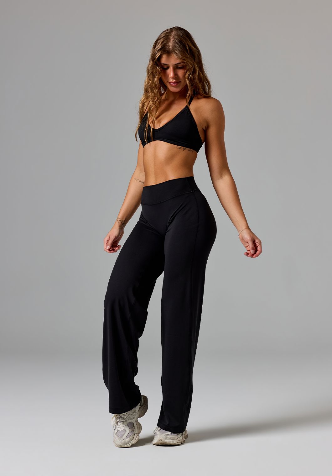 Reluna™ Original Sculptseam® Low-Rise Straight Leg Pant Regular Black