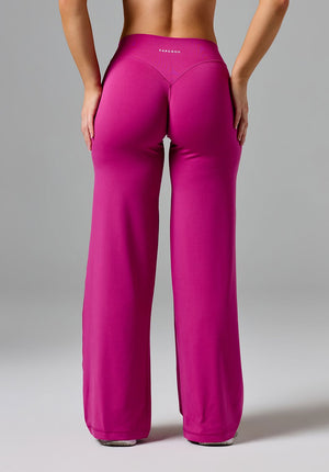 Reluna™ Original Sculptseam® Low-Rise Straight Leg Pant Short Berry