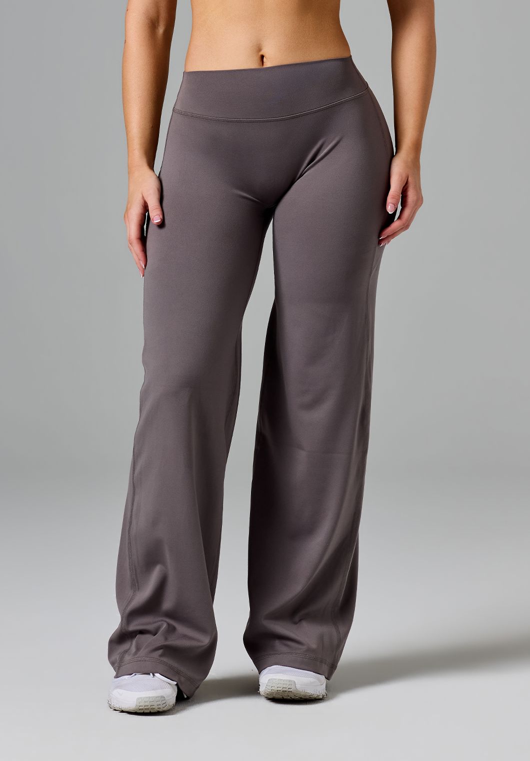 Reluna™ Original Sculptseam® Low-Rise Straight Leg Pant Short Cement