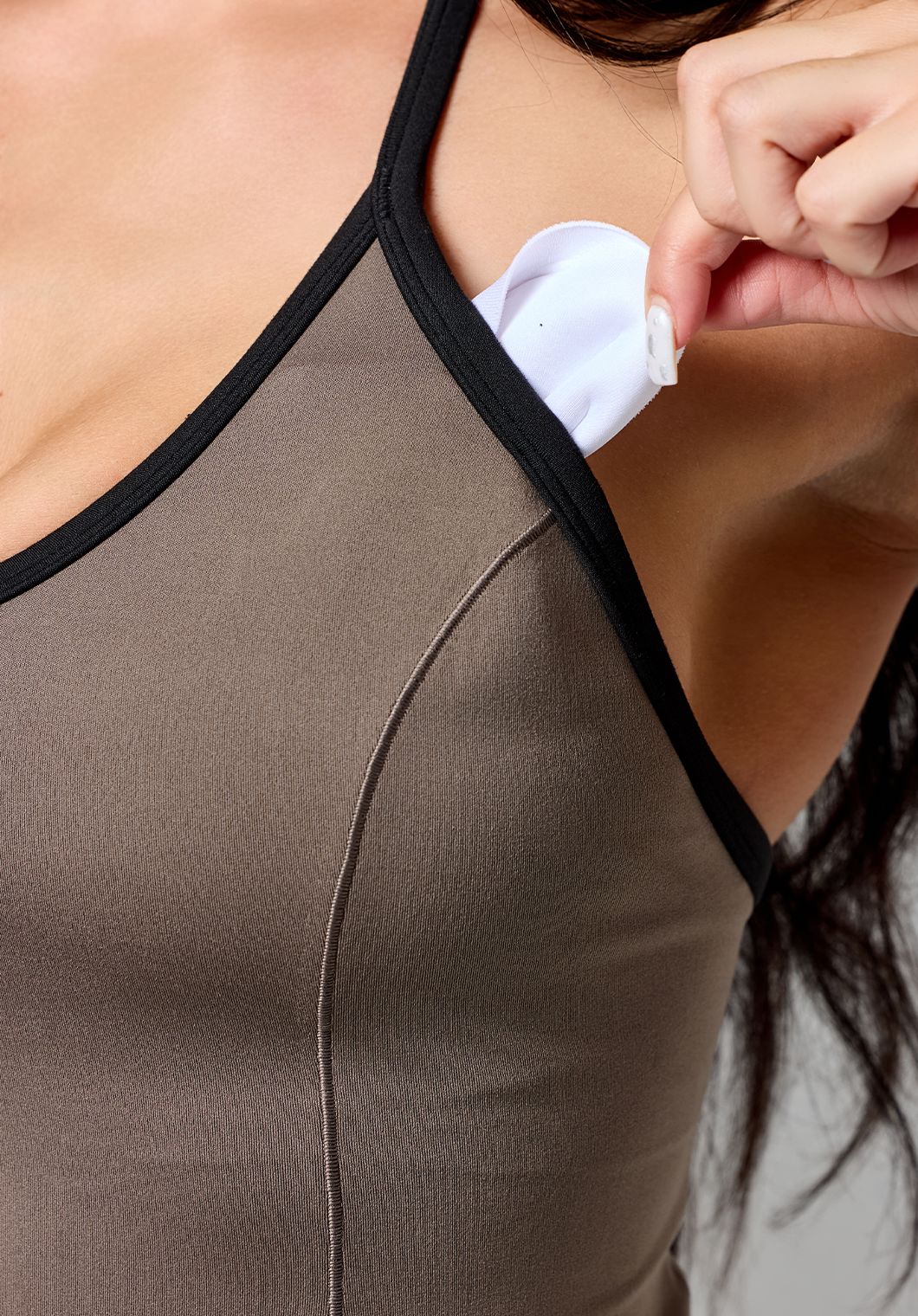Reluna™ SmoothHold™ Contrast Halter Top Thyme